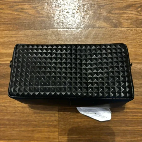 ✨NEW!✨ VALENTINO BLACK PHONE PURSE HANDLER - Picture 1 of 17